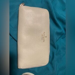 Kate Spade zipper wallet